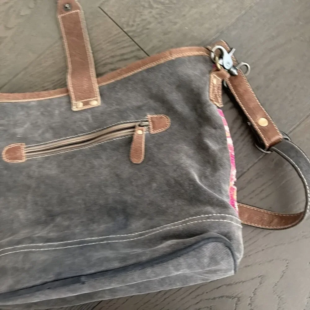 Myra Bag Exuberance Pink Shoulder Bag Crossbody Leather Cotton Carve - Picture 10 of 11